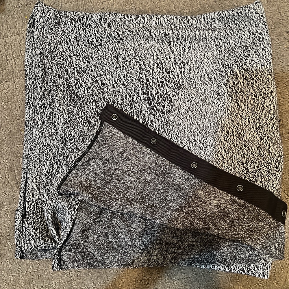 Black and White Lululemon Vinyasa Wrap Scarf